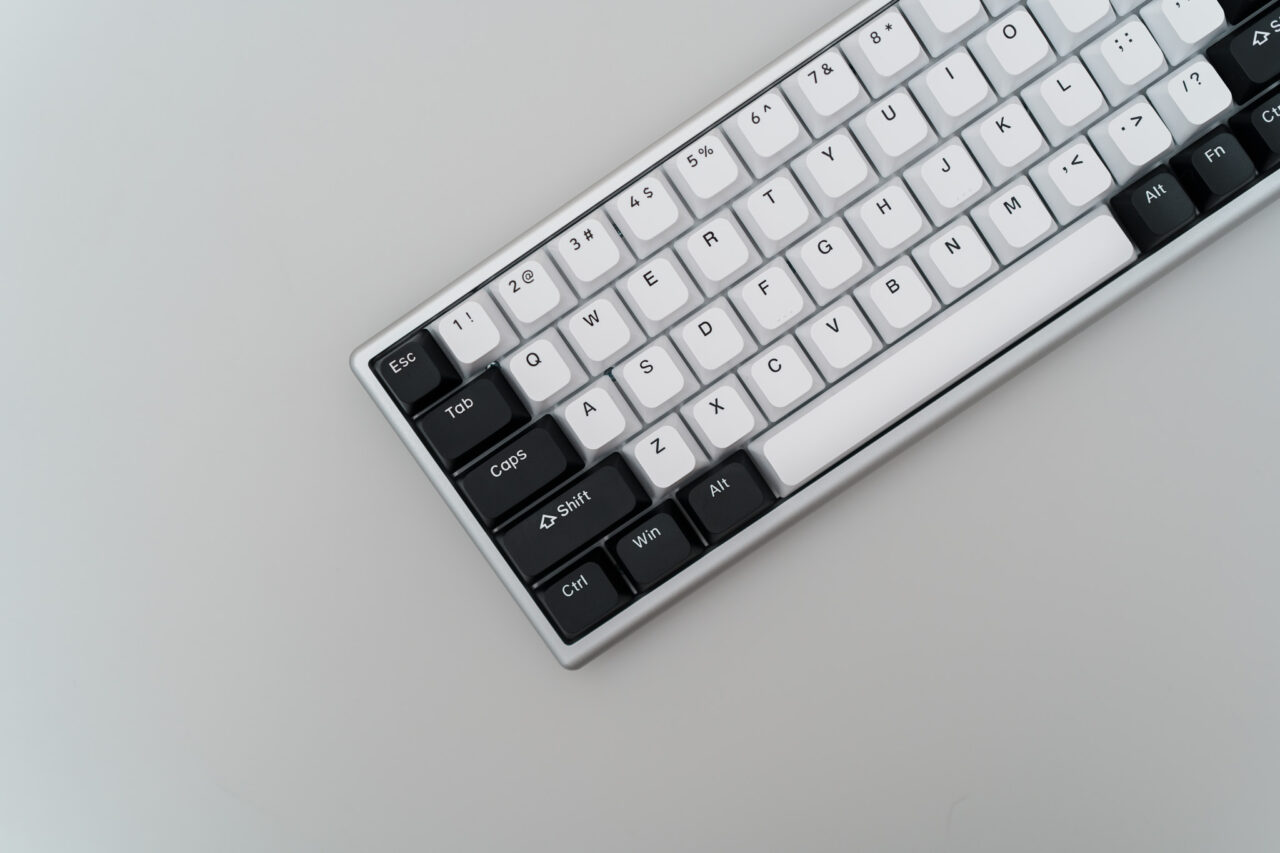 Arbiter Studio Polar 65 レビュー：ミニマルなデザインと打鍵感に