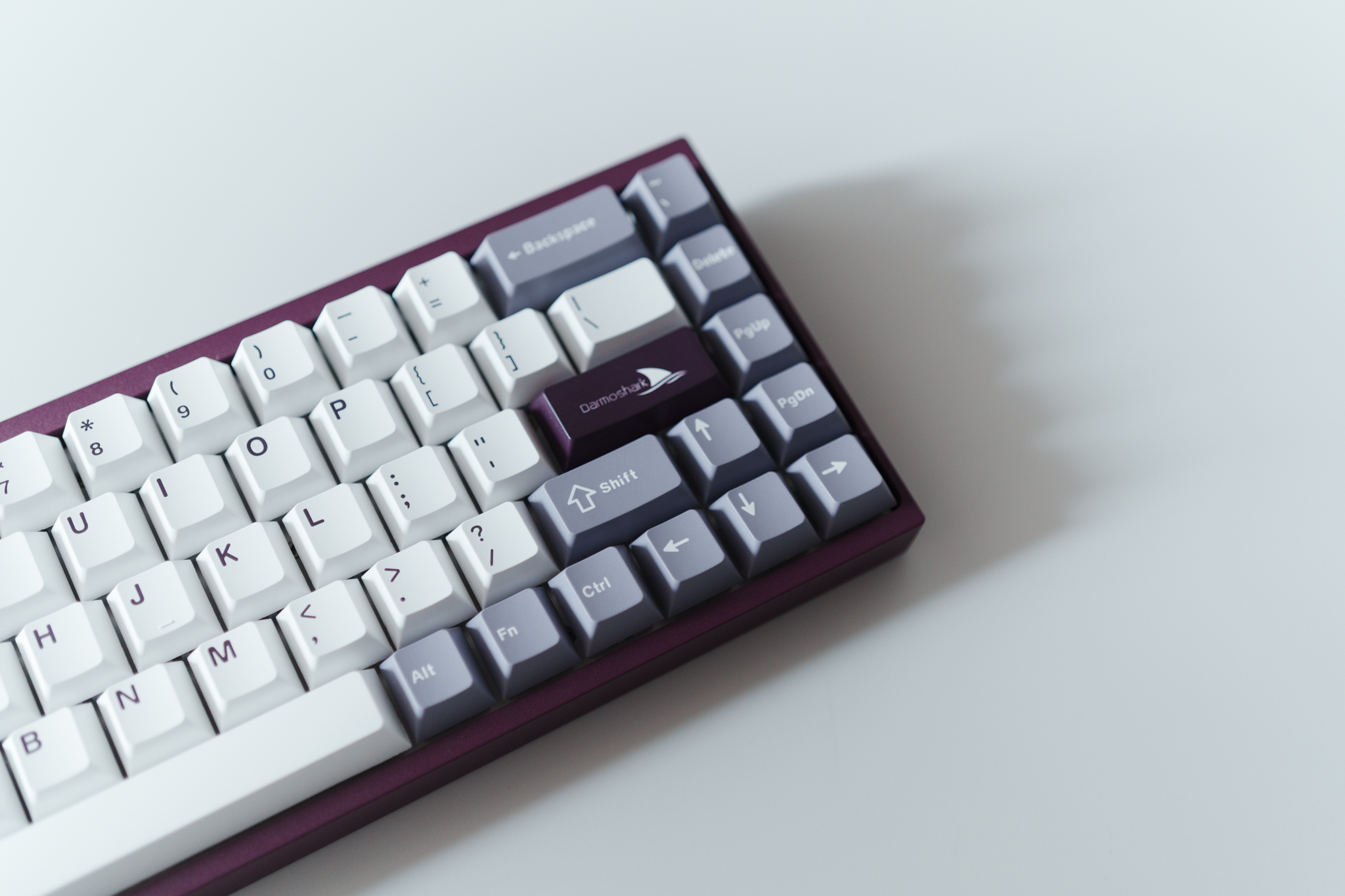Darmoshark KT68 レビュー：洗練されたパープルデザインが魅力的なラピッドトリガー対応キーボード