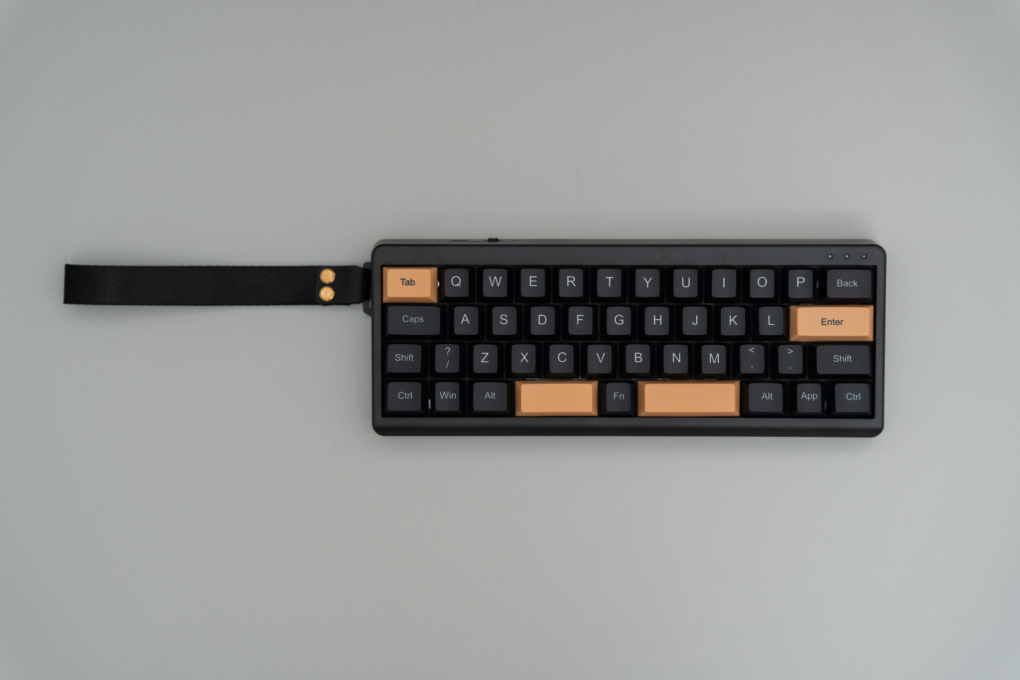 EPOMAKER TH40 レビュー：分割スペースバー＆VIA対応のコンパクトな40％キーボード