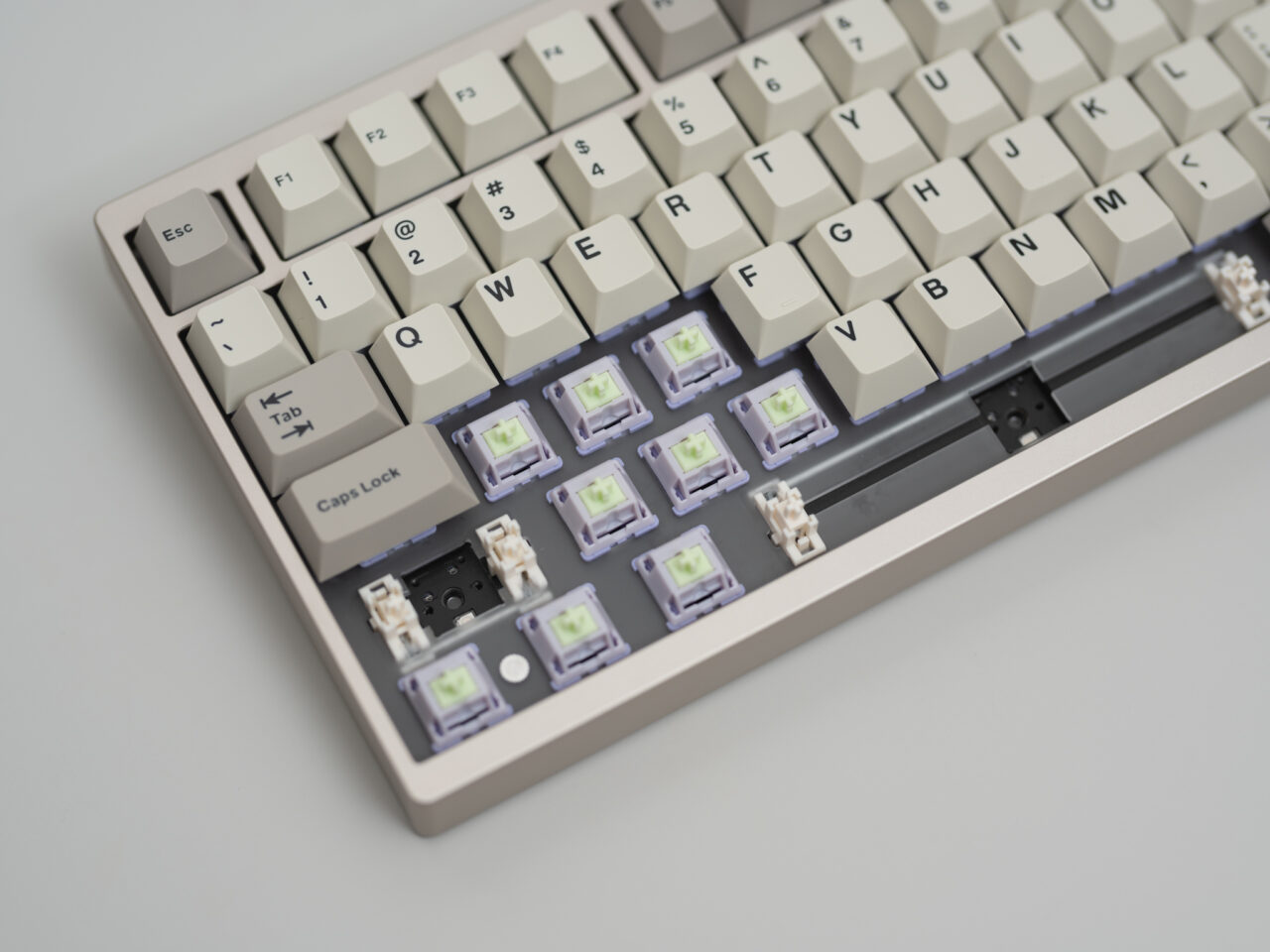 EPOMAKER P87 レビュー：洗練されたアルミニウムケースが美しい