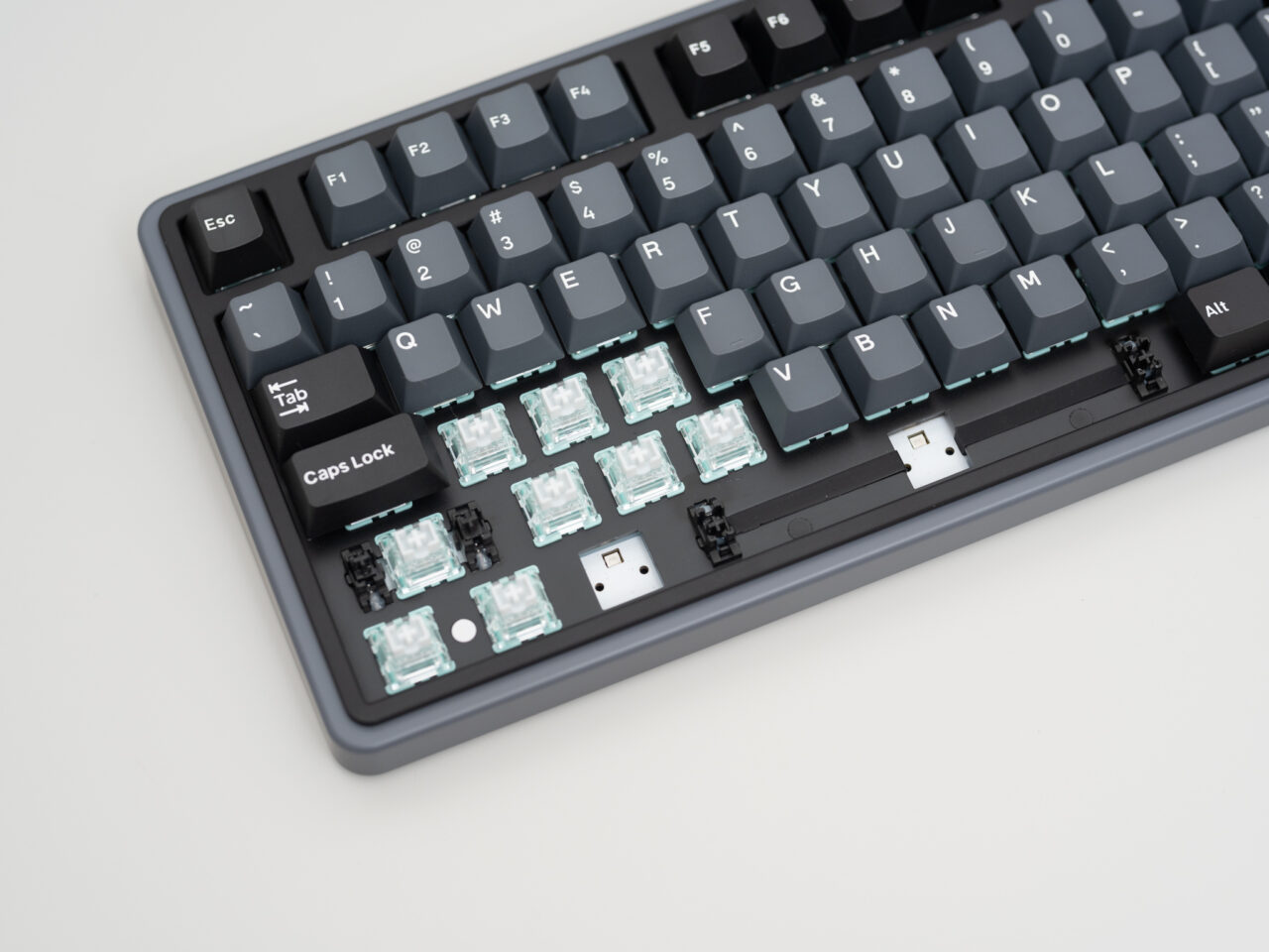 VARMILO Minilo75 HE レビュー：シンプルデザインながらも高機能、4