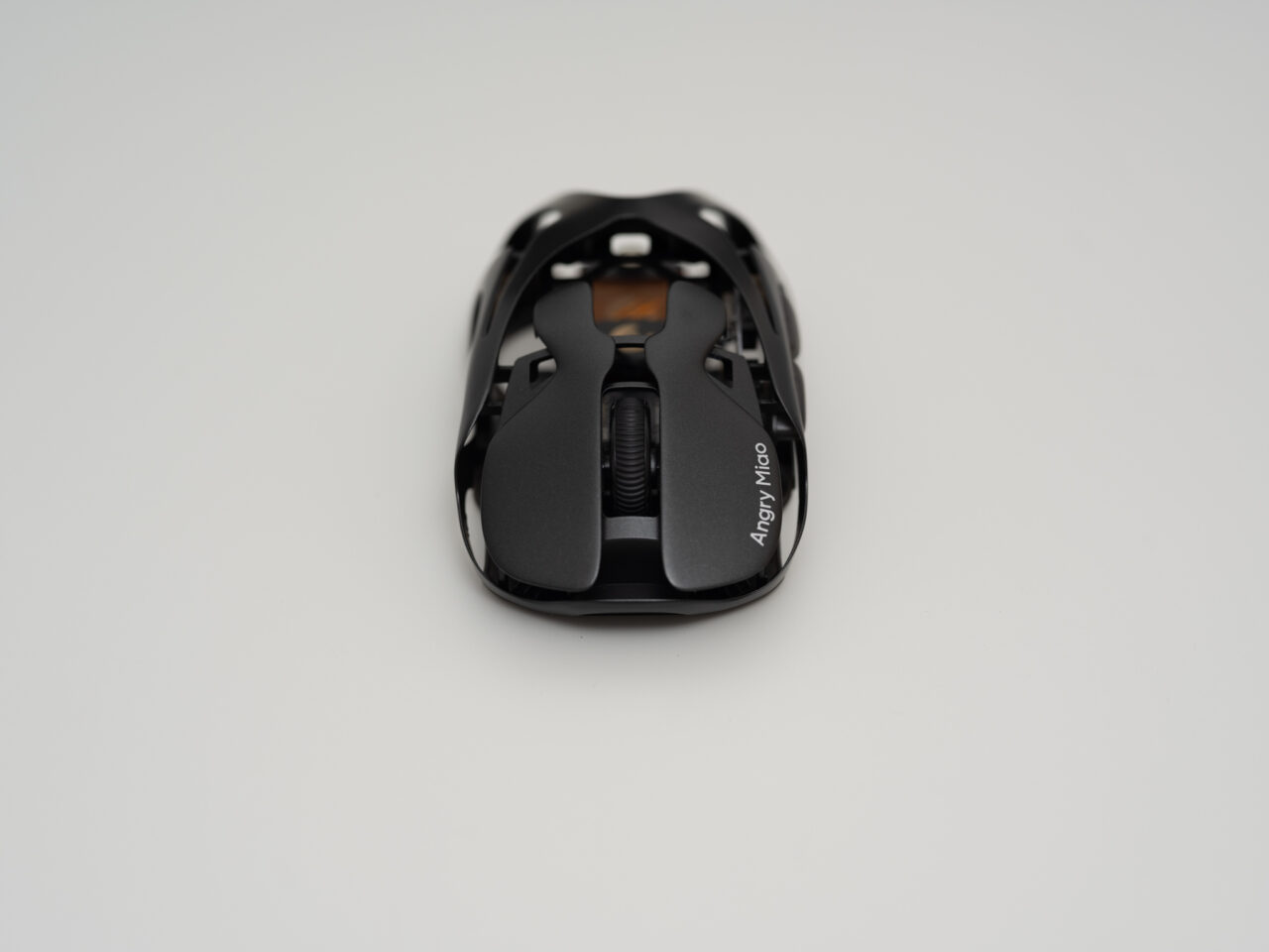 Angry Miao AM INFINITY MOUSE レビュー：ホットスワップ式バッテリー