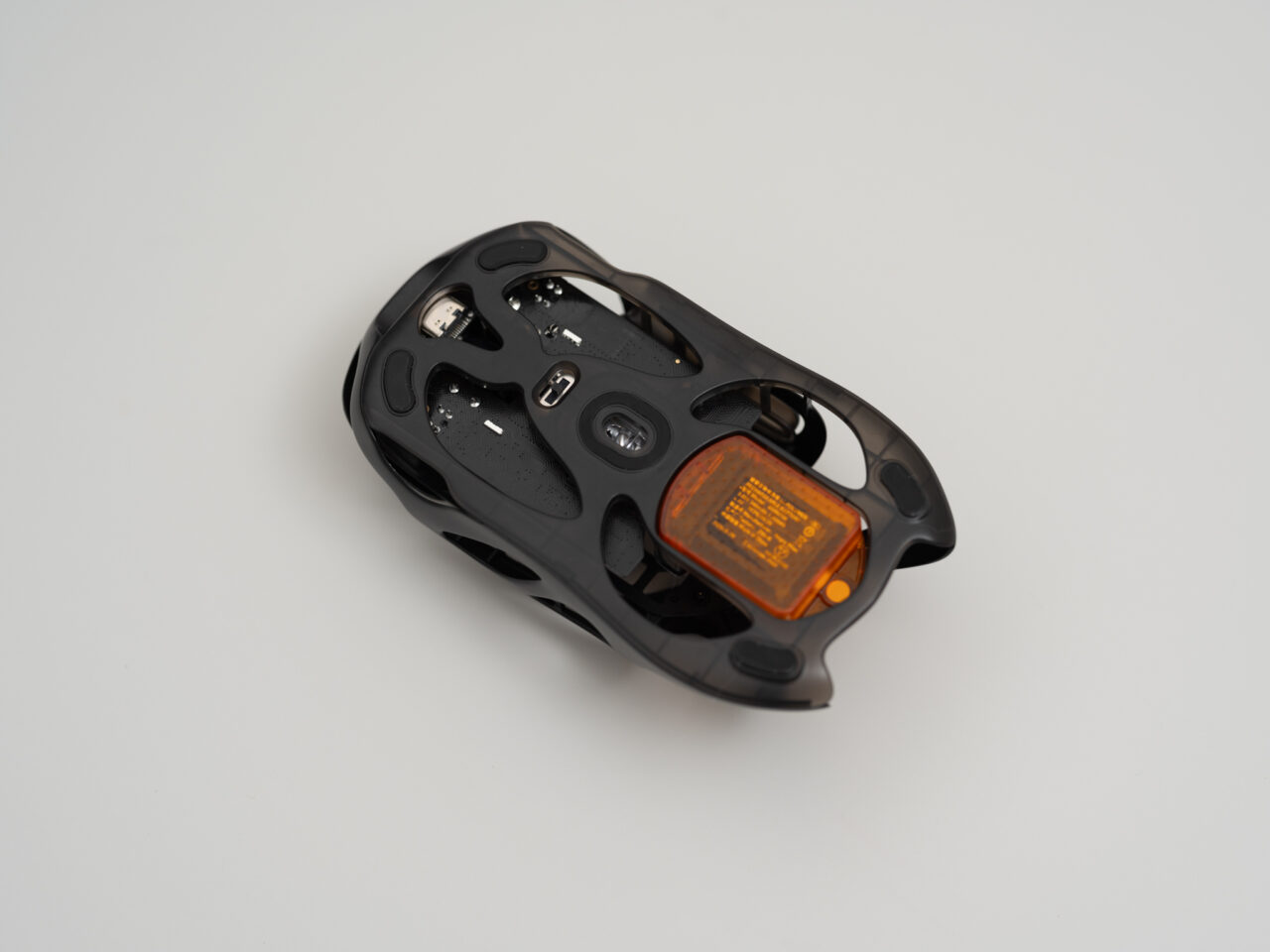 Angry Miao AM INFINITY MOUSE レビュー：ホットスワップ式バッテリー