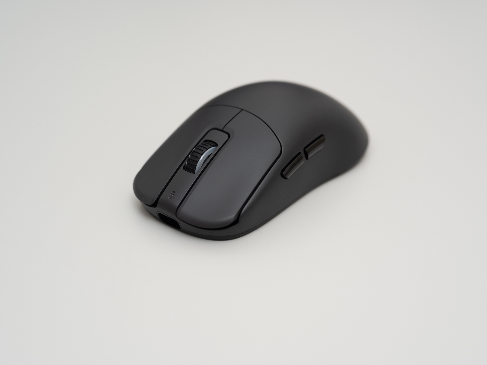 VAXEE XE V2 Wireless レビュー：大幅軽量化＆クリック感改善、初代から正統進化した4K対応ワイヤレスゲーミングマウス