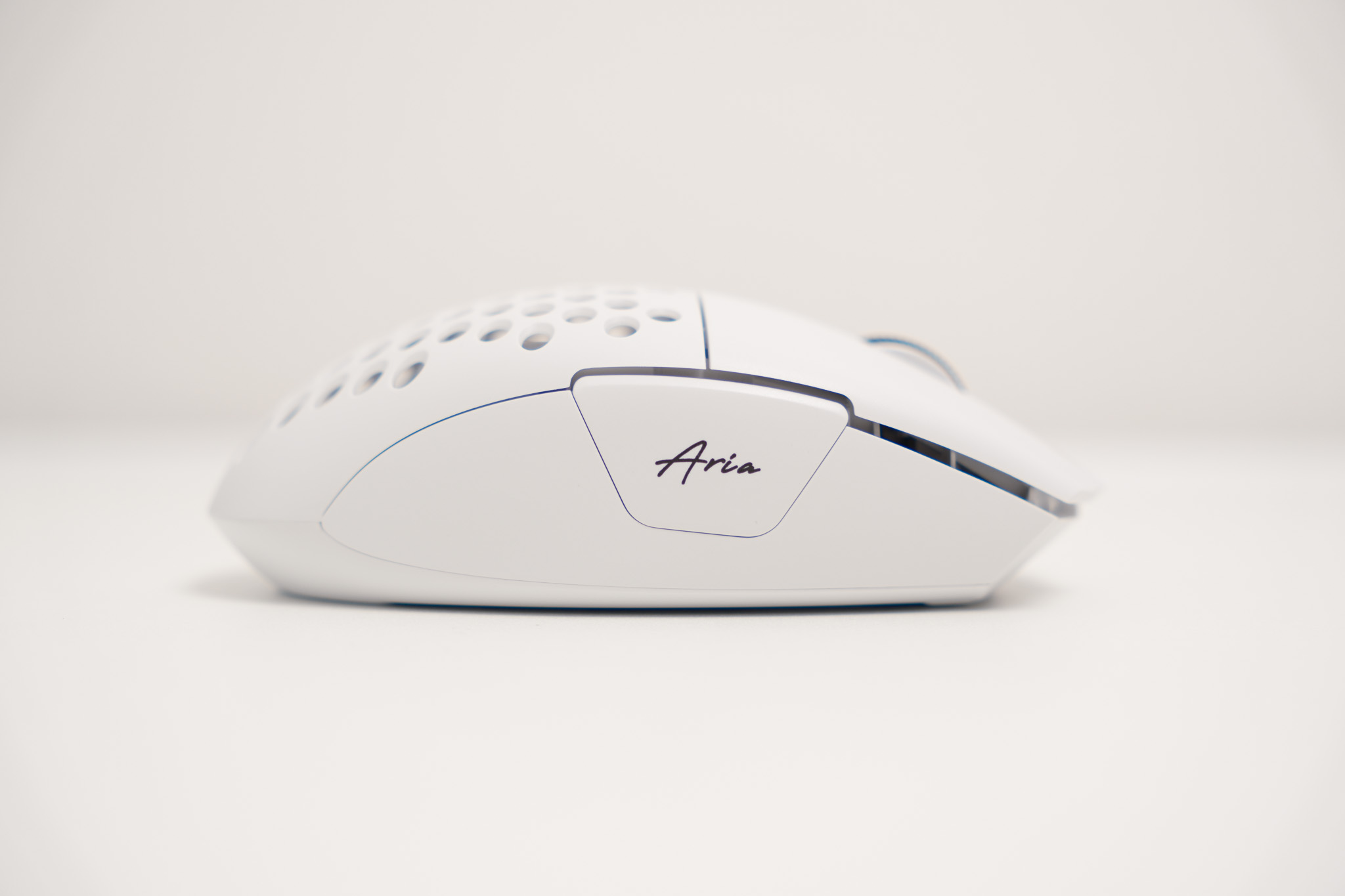 FANTECH Aria XD7 レビュー：最新センサーを搭載した卵型マウスの最有力候補