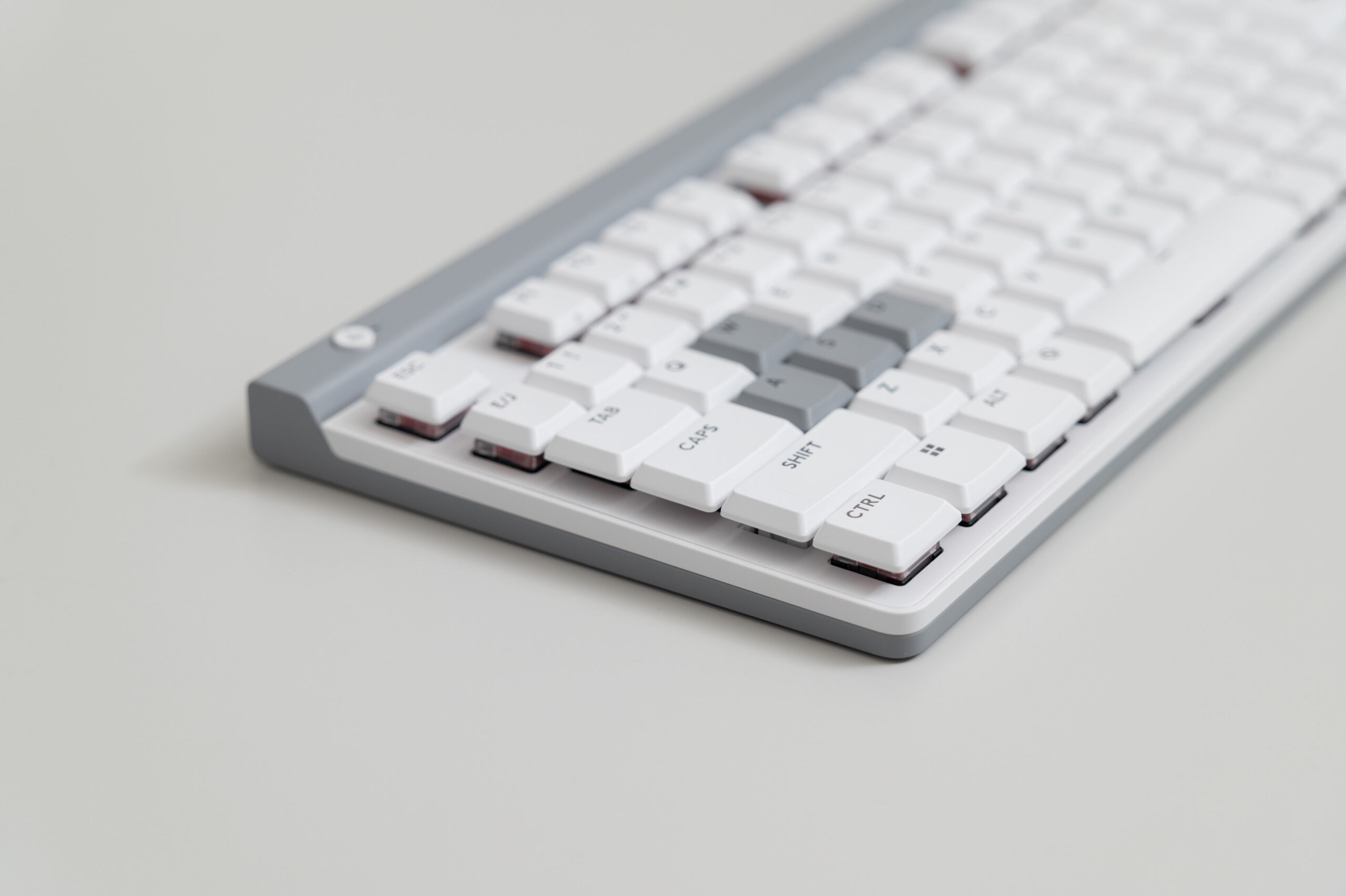 Logicool G515 RAPID TKL レビュー：ロープロ×磁気アナログスイッチ×ラピッドトリガー、最短0.1mmに対応した23,500円の薄型ゲーミングキーボード