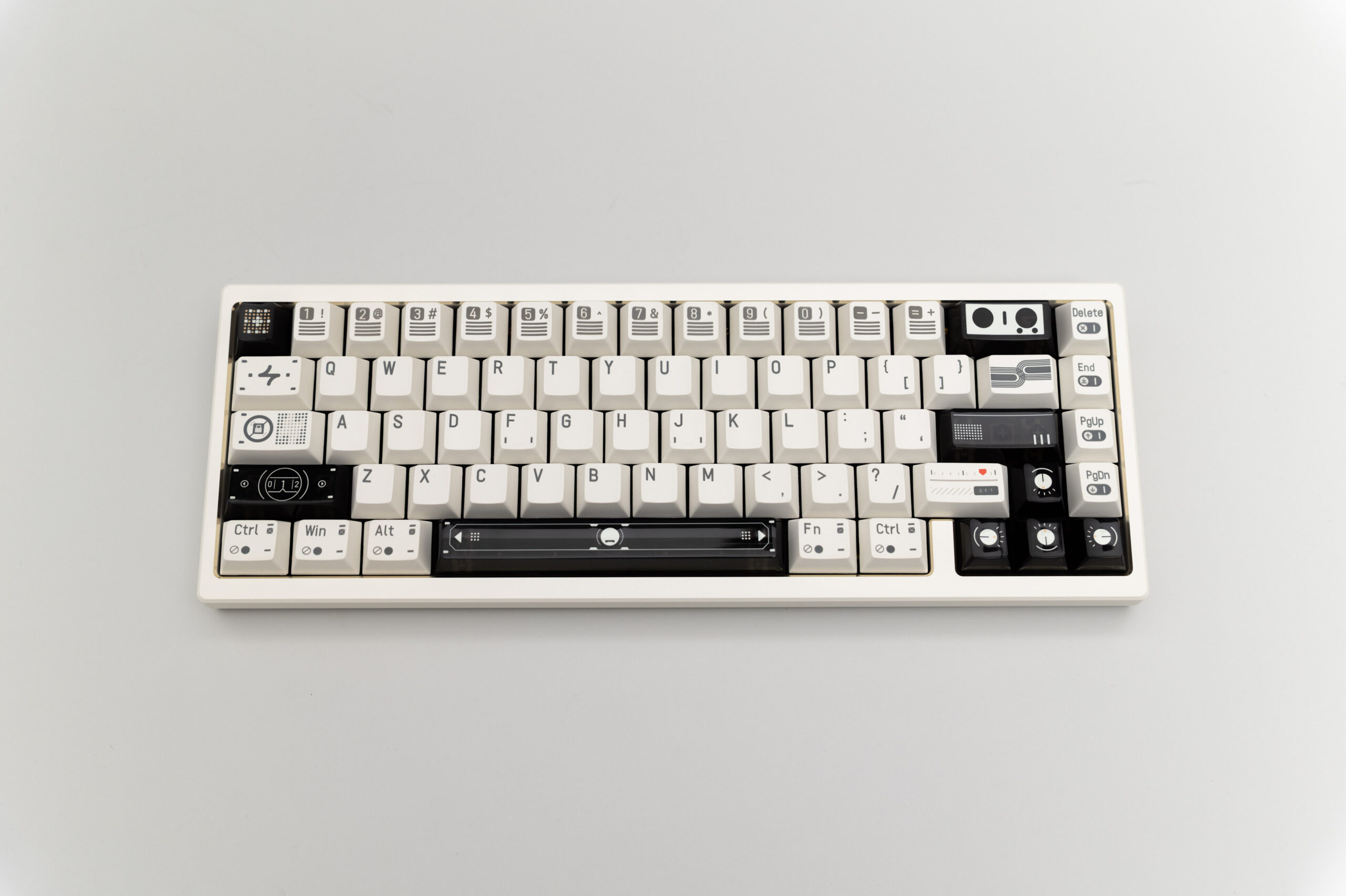 WOBKEY ZEN 65 RT レビュー:8,000Hz&0.01mmラピトリ対応、フルアルミ筐体の磁気スイッチ65%キーボード